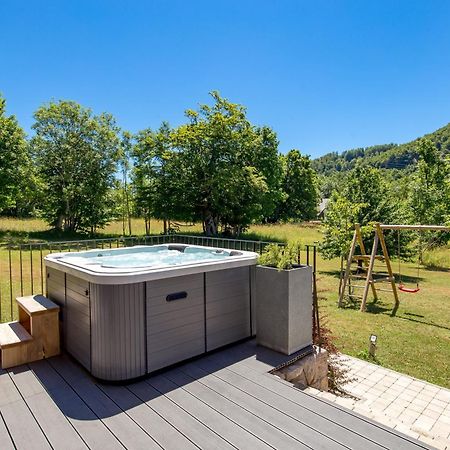 Modern Alpine Monsalbius Chalet Baske Ostarije Ngoại thất bức ảnh