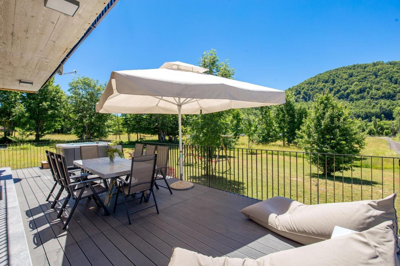 Modern Alpine Monsalbius Chalet Baske Ostarije Ngoại thất bức ảnh