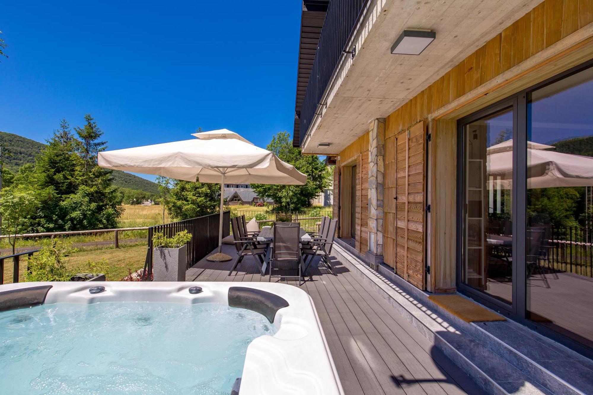 Modern Alpine Monsalbius Chalet Baske Ostarije Ngoại thất bức ảnh